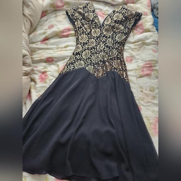 Vintage Gold and Black Gown Prom Dress size S - Picture 5 of 8